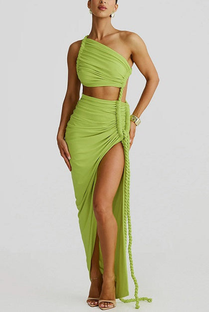 Sexy fashionable one-shoulder pleated dress